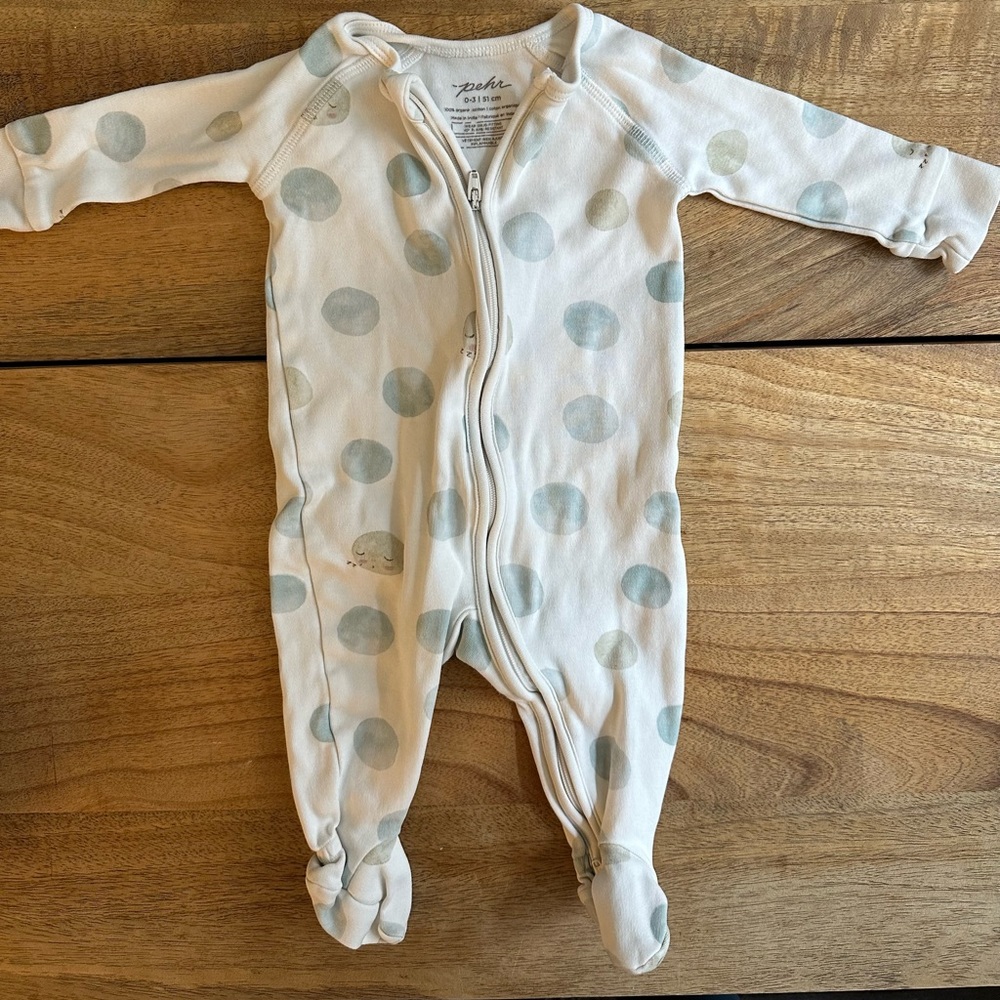 Pehr Organic Luna 0-3 sleeper.